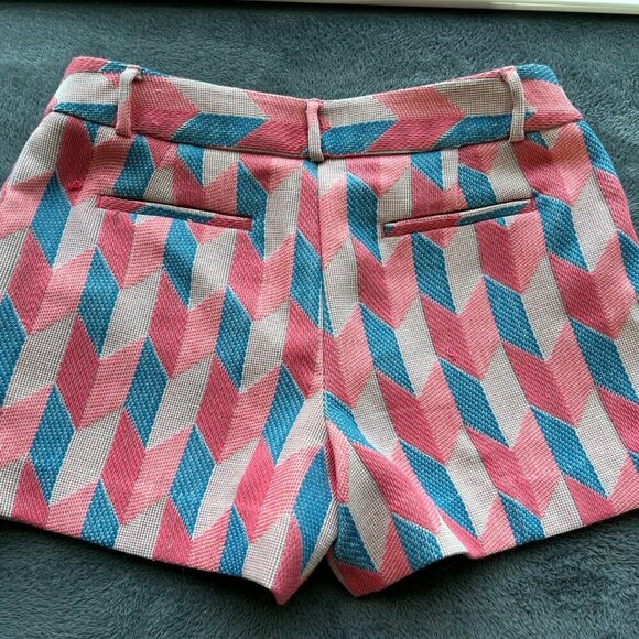 Loft Women's Print Pink, White & Blue Shorts Size 8 NWOT - Picture 2 of 2